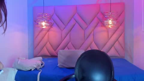 Snapshot of angelaa_cute chatting on July 24, 12:36 pm ANGELA online show from July 24, 12:36 pm