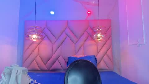 Snapshot of angelaa_cute chatting on July 28, 12:12 pm ANGELA online show from July 28, 12:12 pm