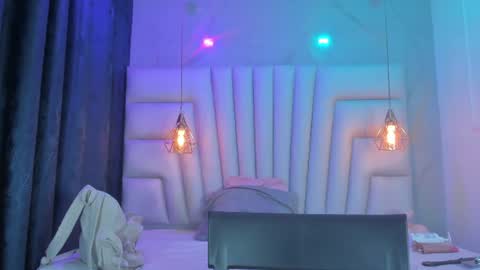 Snapshot of angelaa_cute chatting on August 5, 12:08 pm ANGELA online show from August 5, 12:08 pm