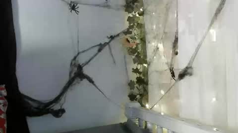 Snapshot of angelainparis28 chatting on October 25, 5:26 am ANGELA online show from October 25, 5:26 am