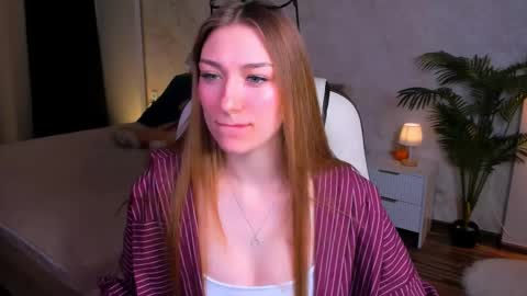 angelanabelle online show from December 17, 2:01 pm