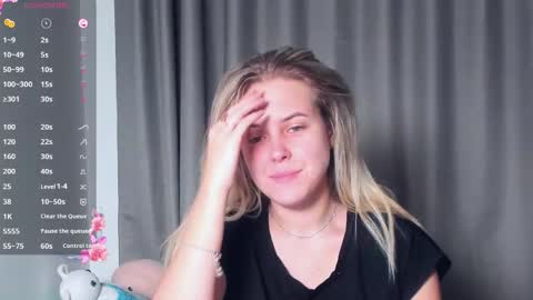 Darsi Anty online show from November 3, 3:24 pm