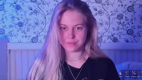 Snapshot of angelanty chatting on May 22, 7:30 pm Darsi Anty online show from May 22, 7:30 pm