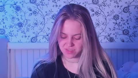 Snapshot of angelanty chatting on May 25, 10:27 pm Darsi Anty online show from May 25, 10:27 pm