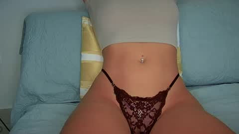 Snapshot of angelbabylovee chatting on September 20, 12:33 am Angel online show from September 20, 12:33 am