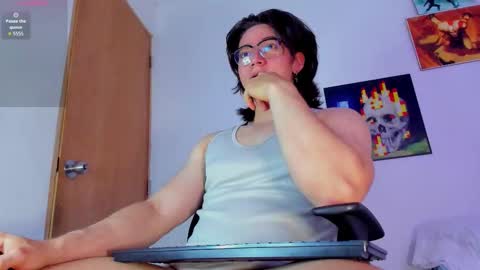 Snapshot of angelbennet_ chatting on November 2, 10:23 pm Angel Bennet online show from November 2, 10:23 pm