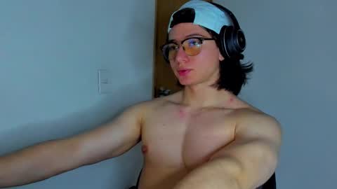 Snapshot of angelbennet_ chatting on November 13, 10:41 pm Angel Bennet online show from November 13, 10:41 pm