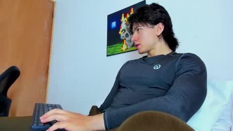 Snapshot of angelbennet_ chatting on June 5, 5:07 pm Angel Bennet online show from June 5, 5:07 pm