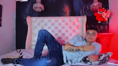 angelblue   online show from July 16, 9:54 pm