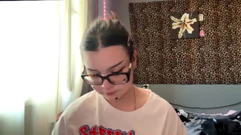 angelcatier online show from August 5, 3:37 pm