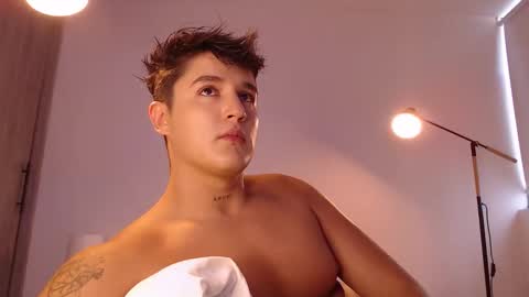 Snapshot of angelcossio chatting on November 12, 9:03 pm Angel online show from November 12, 9:03 pm