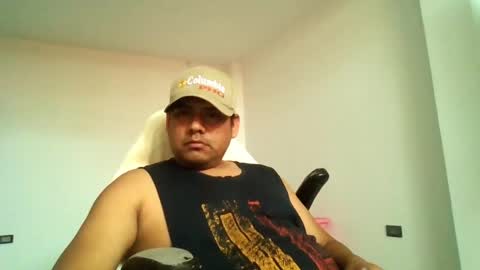 Snapshot of angeldavid90 chatting on May 11, 4:26 pm angeldavid90 online show from May 11, 4:26 pm