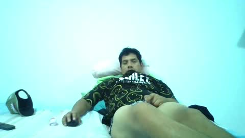 Snapshot of angeldavid90 chatting on May 12, 4:31 am angeldavid90 online show from May 12, 4:31 am