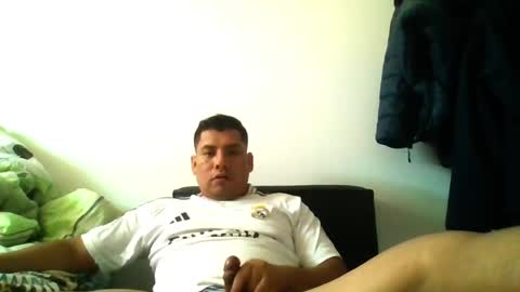 Snapshot of angeldavid90 chatting on May 16, 5:23 pm angeldavid90 online show from May 16, 5:23 pm