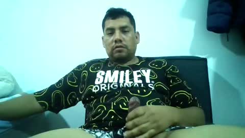Snapshot of angeldavid90 chatting on May 27, 10:07 pm angeldavid90 online show from May 27, 10:07 pm