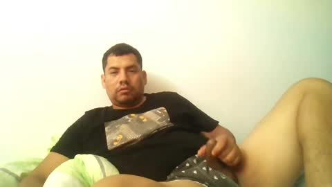 Snapshot of angeldavid90 chatting on May 30, 4:37 pm angeldavid90 online show from May 30, 4:37 pm