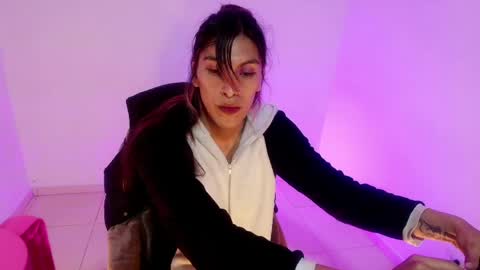 angele online show from May 29, 9:35 pm