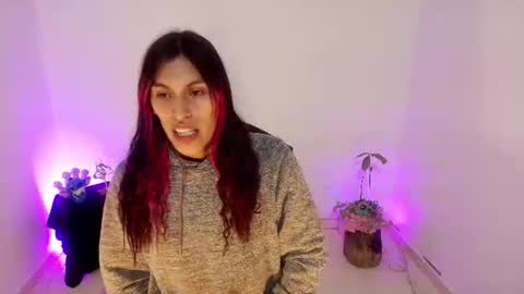 angele online show from June 11, 8:51 pm