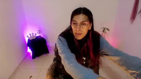 angele online show from June 29, 5:02 pm