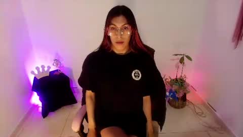 angele online show from July 13, 6:11 pm