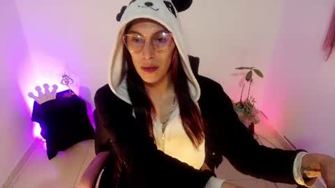 angele online show from July 17, 6:46 pm