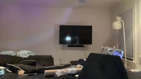 Snapshot of angeleleven11 chatting on January 19, 6:53 am angeleleven11 online show from January 19, 6:53 am