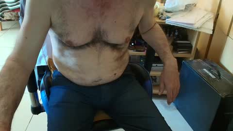 Snapshot of angelgarcia269 chatting on November 25, 11:54 am angelgarcia269 online show from November 25, 11:54 am