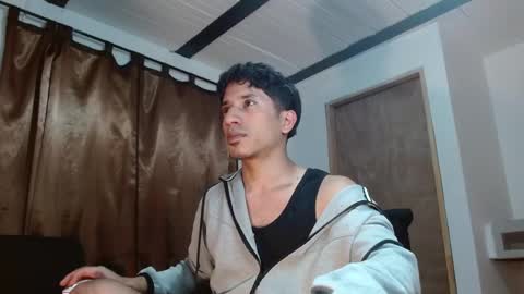 Snapshot of angelhil chatting on May 10, 1:33 am Angel of littlebandido online show from May 10, 1:33 am