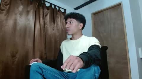Snapshot of angelhil chatting on May 30, 12:52 am Angel of littlebandido online show from May 30, 12:52 am