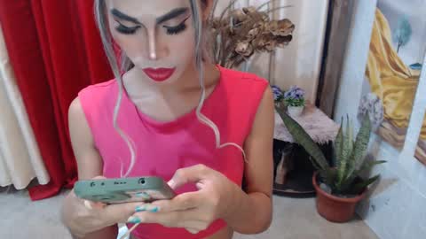 Snapshot of angelic_face_808 chatting on February 5, 5:41 am DIVINE ANGEL online show from February 5, 5:41 am
