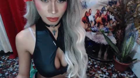 Snapshot of angelic_face_808 chatting on March 11, 9:24 am DIVINE ANGEL online show from March 11, 9:24 am