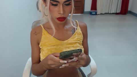 Snapshot of angelic_face_808 chatting on September 13, 1:38 am DIVINE ANGEL online show from September 13, 1:38 am