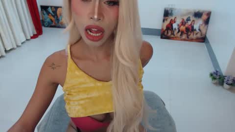 Snapshot of angelic_face_808 chatting on September 29, 10:20 am DIVINE ANGEL online show from September 29, 10:20 am