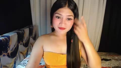 Snapshot of angelic_girlxx chatting on November 9, 1:37 am Angie online show from November 9, 1:37 am