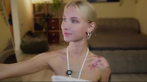 Snapshot of angelic_lovers_ chatting on September 13, 5:02 pm Gabby online show from September 13, 5:02 pm