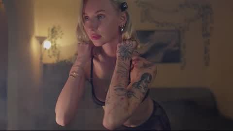 Snapshot of angelic_lovers_ chatting on September 24, 5:27 pm Gabby online show from September 24, 5:27 pm