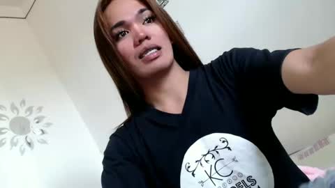 Snapshot of angelic_slutxx chatting on December 9, 2:56 am Yhanna online show from December 9, 2:56 am