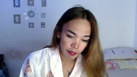 Snapshot of angelic_slutxx chatting on October 27, 1:59 pm Yhanna online show from October 27, 1:59 pm