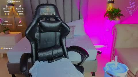 A N G E L I C A online show from May 11, 4:04 pm