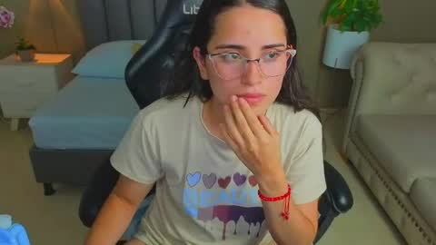 A N G E L I C A online show from May 27, 7:44 pm