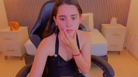 A N G E L I C A online show from August 1, 7:02 pm
