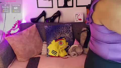 Snapshot of angelica_mature49 chatting on June 22, 3:19 am Angelica online show from June 22, 3:19 am