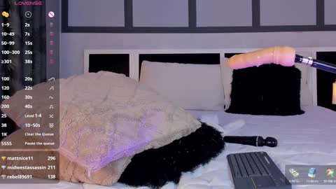 Snapshot of angelica_soft chatting on February 7, 11:34 pm U can call me Angel online show from February 7, 11:34 pm