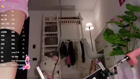 Snapshot of angelica_soft chatting on November 9, 1:37 am U can call me Angel online show from November 9, 1:37 am