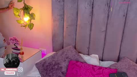 Snapshot of angelicaa_garcia chatting on April 23, 11:31 am angelicaa_garcia online show from April 23, 11:31 am