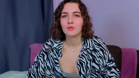 Roxi online show from February 19, 6:48 pm