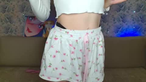Snapshot of angelicmirele chatting on April 29, 1:53 am Mirele online show from April 29, 1:53 am