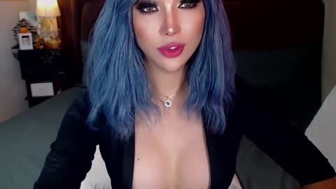 Snapshot of angelicqueents chatting on February 11, 6:30 am MS. AMALIA online show from February 11, 6:30 am