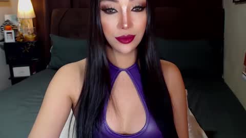 Snapshot of angelicqueents chatting on February 19, 6:44 am MS. AMALIA online show from February 19, 6:44 am