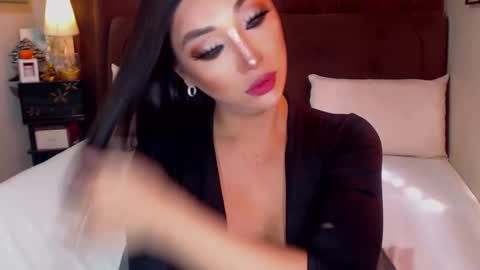 Snapshot of angelicqueents chatting on February 23, 6:17 am MS. AMALIA online show from February 23, 6:17 am